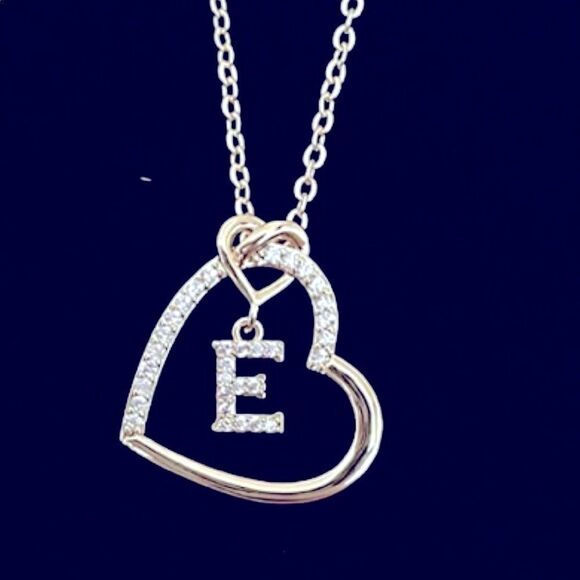Silver initial heart necklace Letter A - Z - Picture 5 of 6